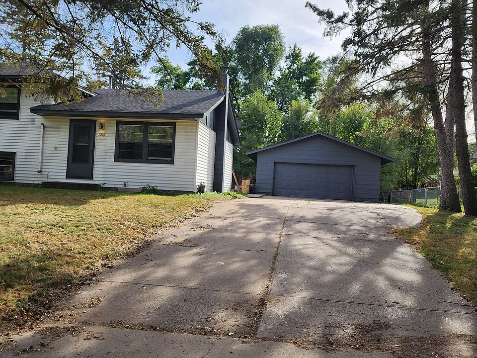 Driveway to 2 car garage