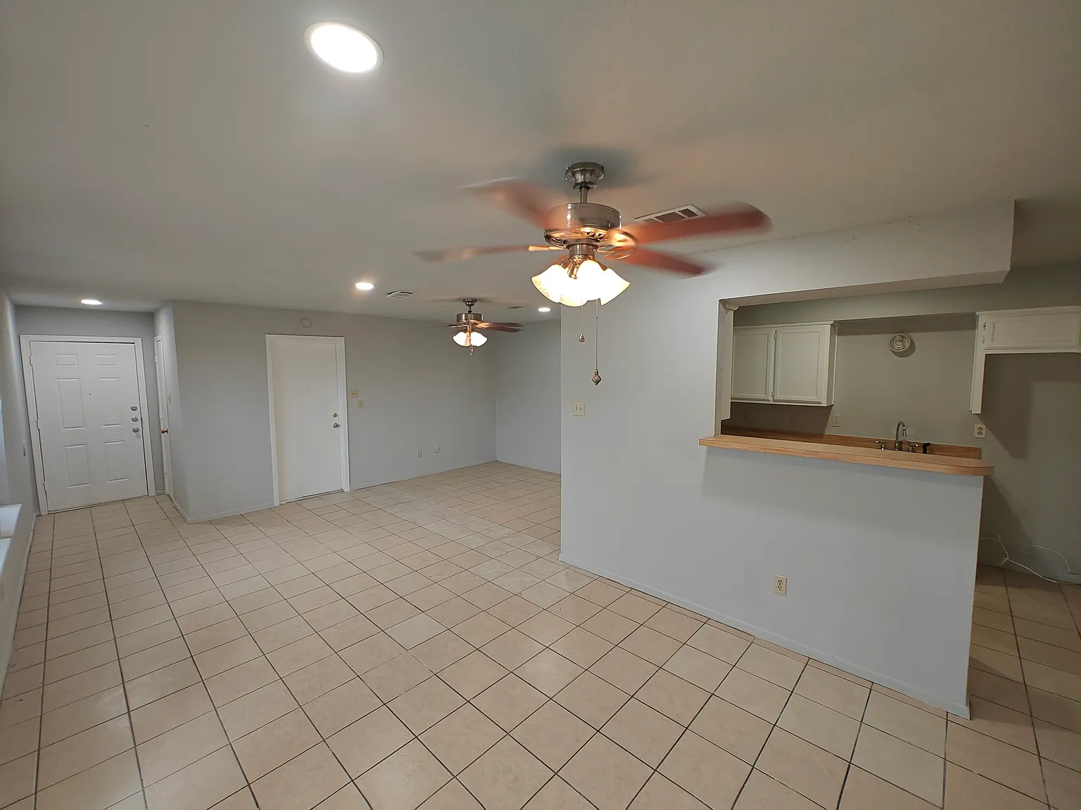 2 bed, 1020 sqft, $1,295 — Photo 3