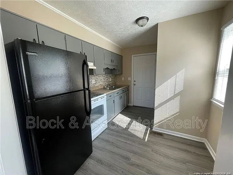 4959 Fieldcrest Dr #G — Photo 4