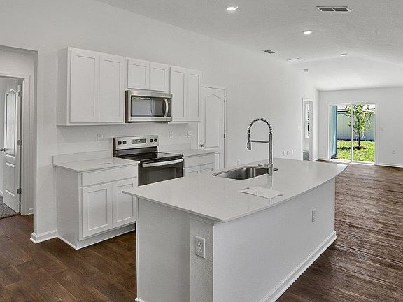 2nd image of 803 Grand Reserve Dr