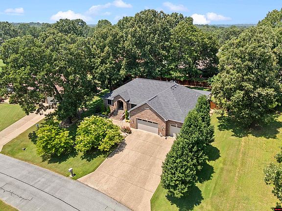 3rd image of 2108 Brookwood Dr