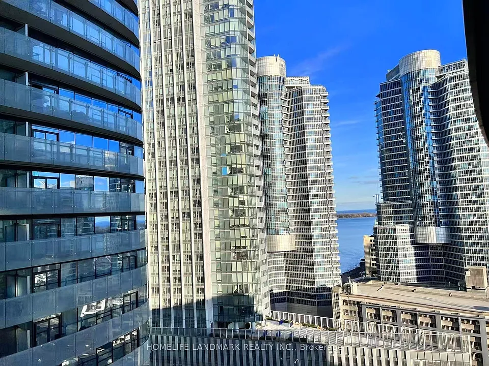 19 Grand Trunk Cres #2107