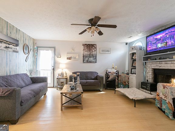 5th image of 435 Rosehill Dr