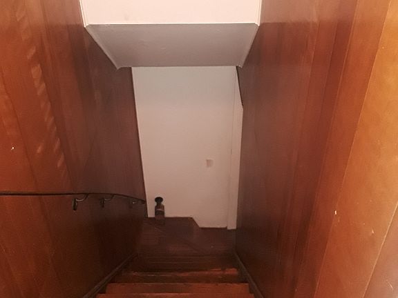 3rd image of 302 Oakwood St