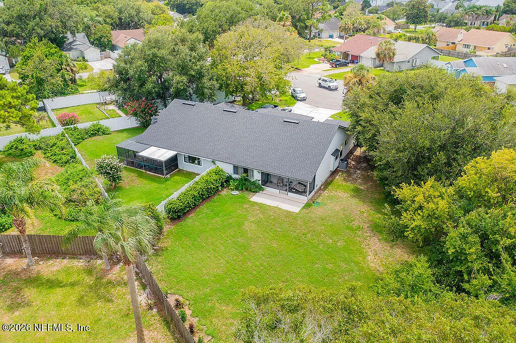 3 bed, 2.0 bath, 1361 sqft, $3,000 — Photo 2
