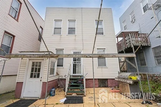 1012 Paterson Plank Rd — Photo 14