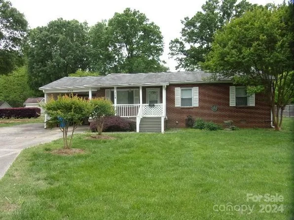 308 Parallel Dr, Harrisburg, NC 28075