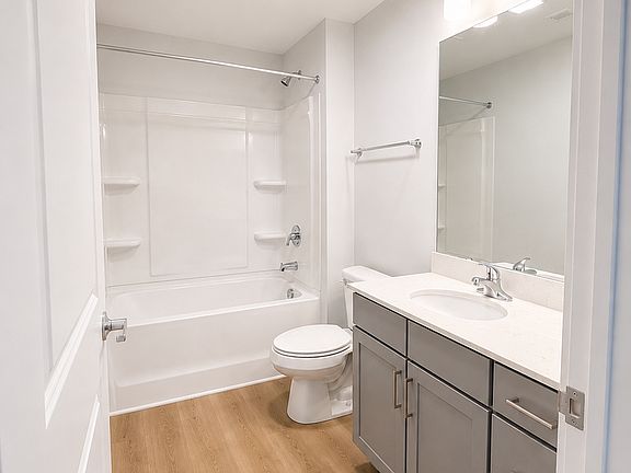 2nd image of 3303 Rozzelles Ferry Rd #115
