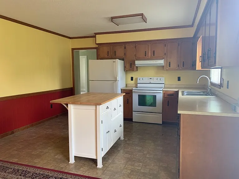 16920 N Main St — Photo 7