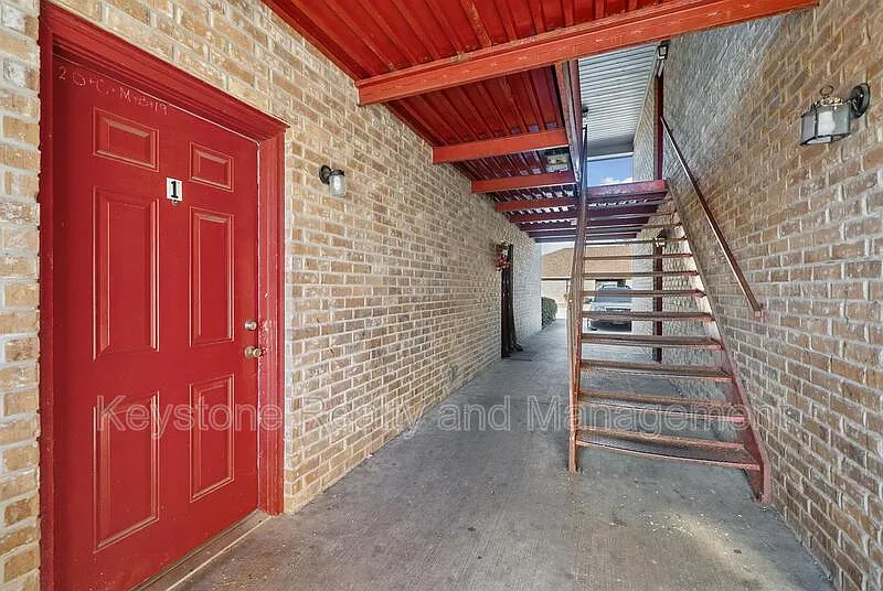 2 bed, 1.0 bath, 850 sqft, $950 — Photo 3