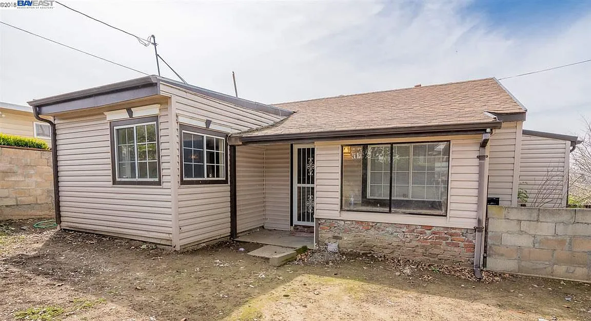 23063 Henry Ln photo 1