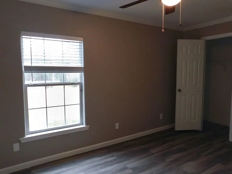 107 Varsity Dr — Photo 27
