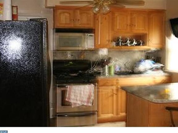 4th image of 1723 Hollinshed Ave