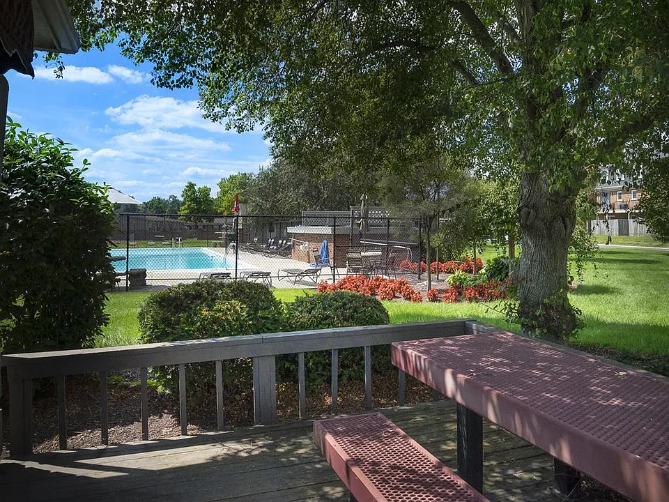 Yorktown Colony Apartments
