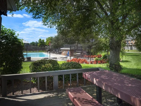 Yorktown Colony Apartments, 5010 Darby Rd #868E, Dayton, OH 45431