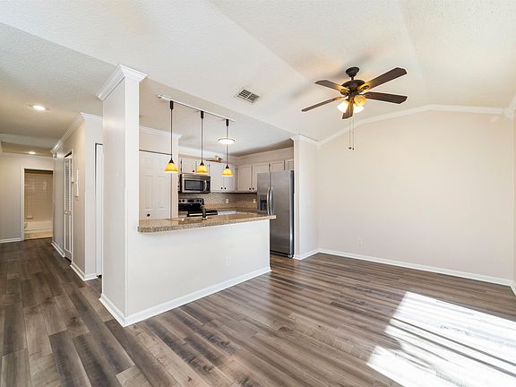 2nd image of 8 Catalonia Ct