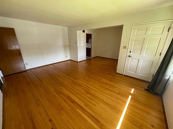 3rd image of 5040 35th St