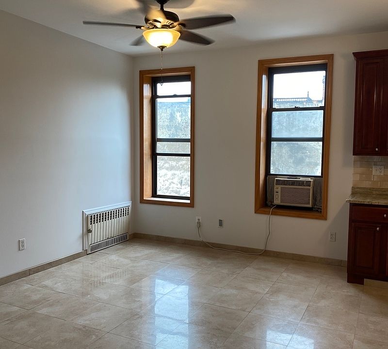 1st image of 219 Prospect Park W #3