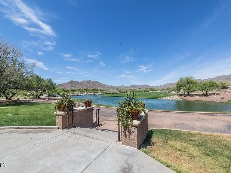21065 W Elm Way Ct — Photo 35