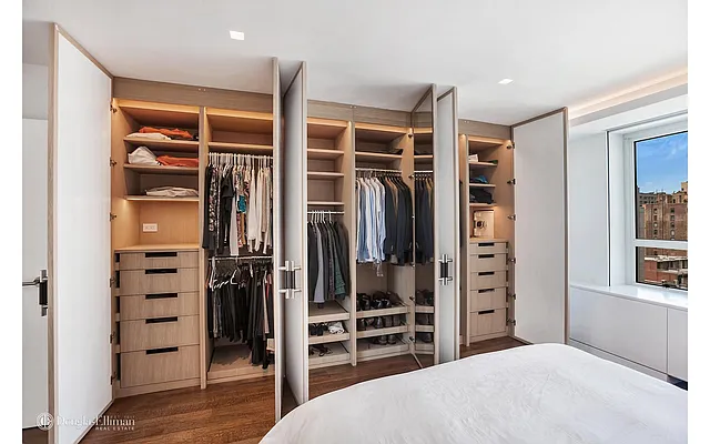 Sold by Douglas Elliman | media 22