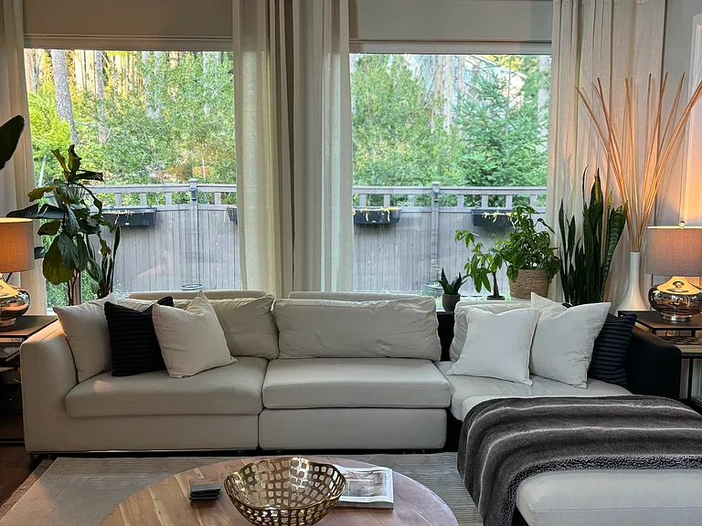 11761 Arrowhead Dr — Photo 2