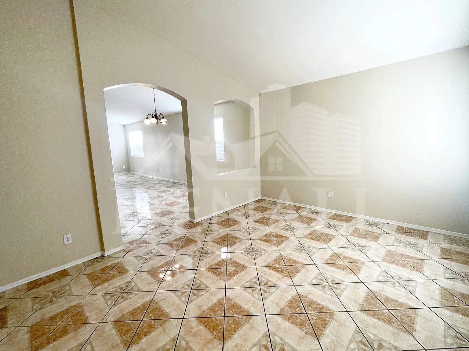4 bed, 2.0 bath, 1514 sqft, $1,895 — Photo 2