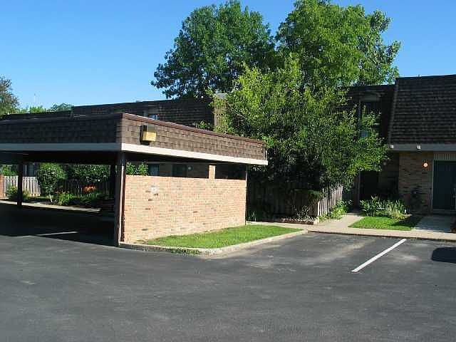 1st image of 7444 Country Brook Dr