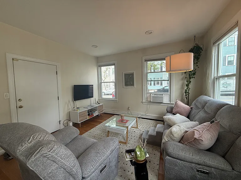 332 Bunker Hill St #1 — Photo 14