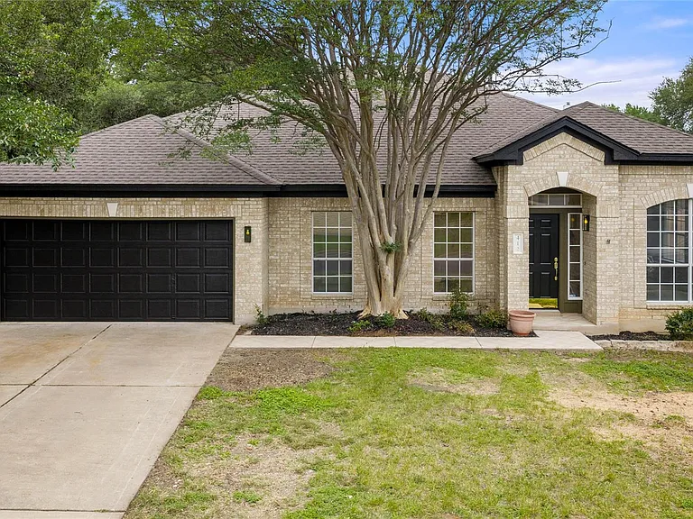 412 Tamara Dr — Photo 2
