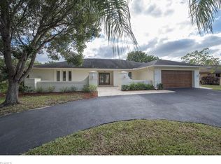 660 Cypress Way E, Naples, FL 34110