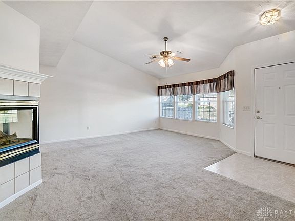 5th image of 4032 Twin Lakes Cir