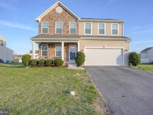 244 Delaware River Dr, Clayton, DE 19938