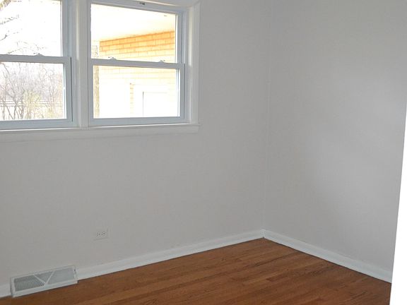 3rd image of 20443 Kedzie Ave