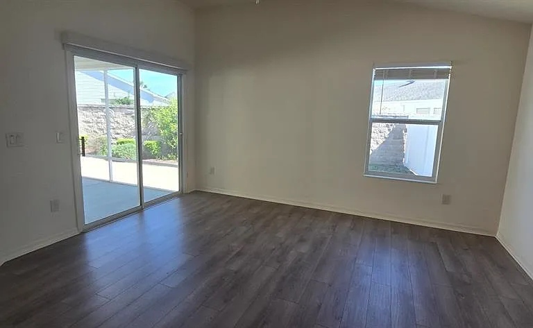2577 Lindewood St — Photo 11