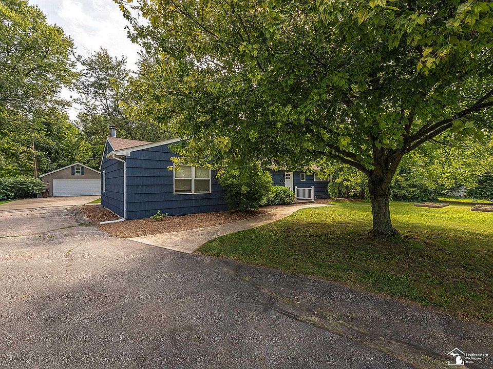 1st image of 2621 Bluebush Rd