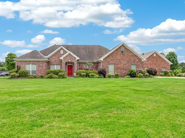 11 Greystone Blvd, Cabot, AR 72023