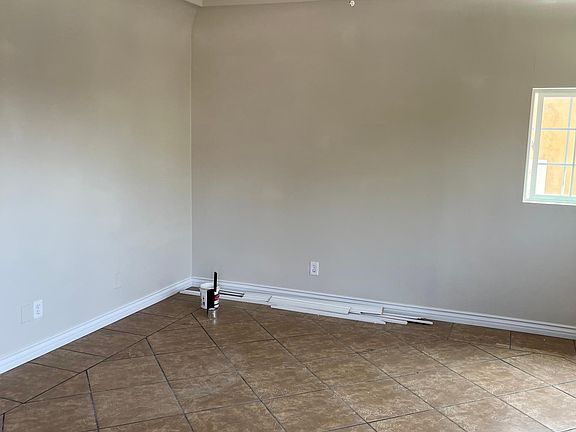 3rd image of 1012 N Ditman Ave