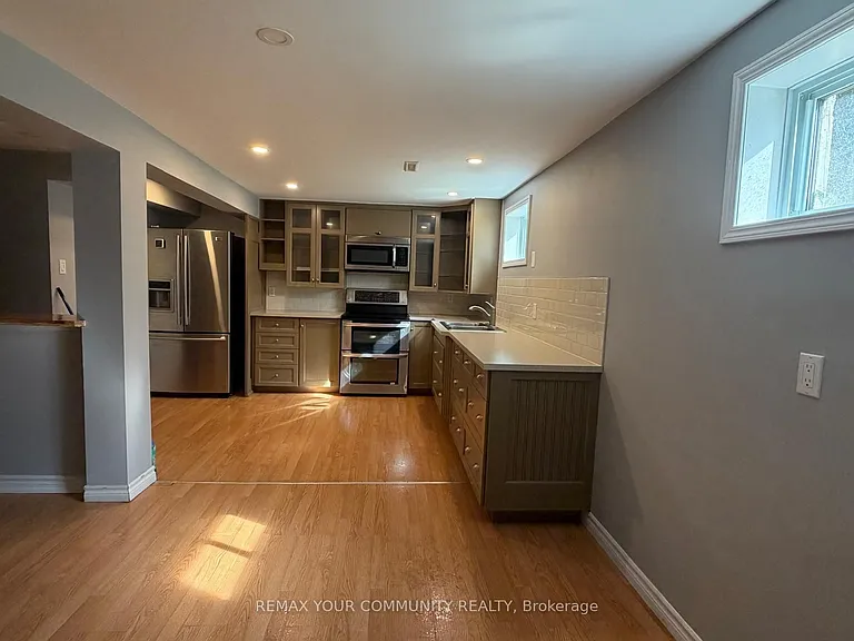 17 Daphne Cres #BASEMENT — Photo 6