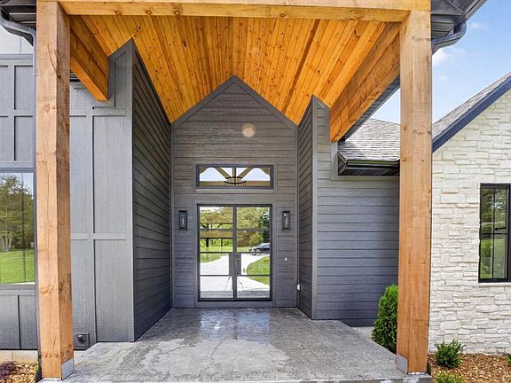 5th image of 768 Seven Pines Drive