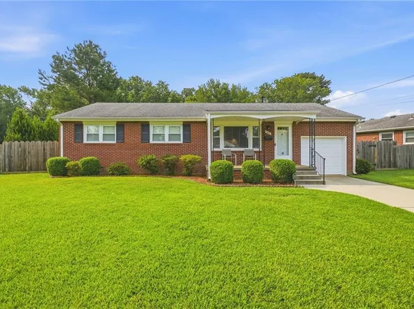 5445 Shadowwood Dr, Virginia Beach, VA 23455
