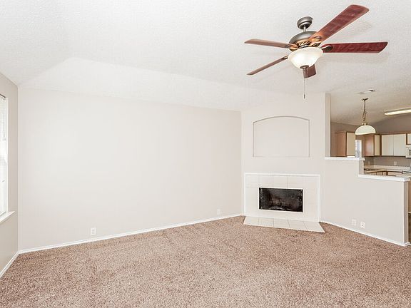 4th image of 1519 Columbia Dr