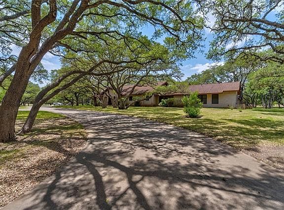 2nd image of 21 Country Oaks Dr