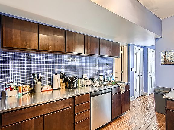 5th image of 2704 N Ashland Ave #2