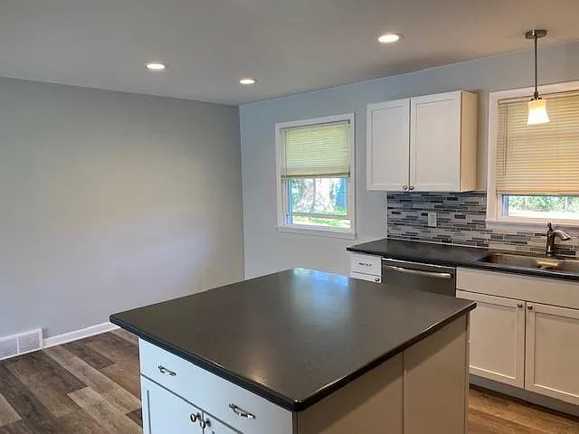4 bed, 1288 sqft, $1,650 — Photo 4