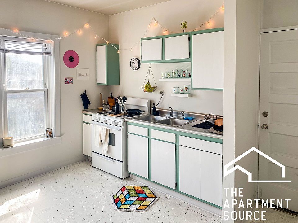 1st image of 1833 W Foster Ave #3
