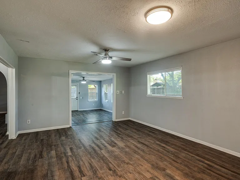 3510 Kent Ln — Photo 27