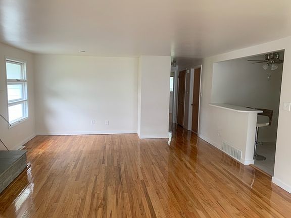 2nd image of 133 Kensington Dr