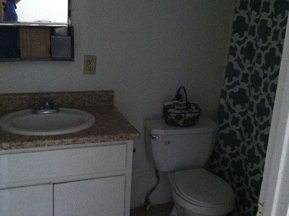 5th image of 46601 Arabia St APT B4