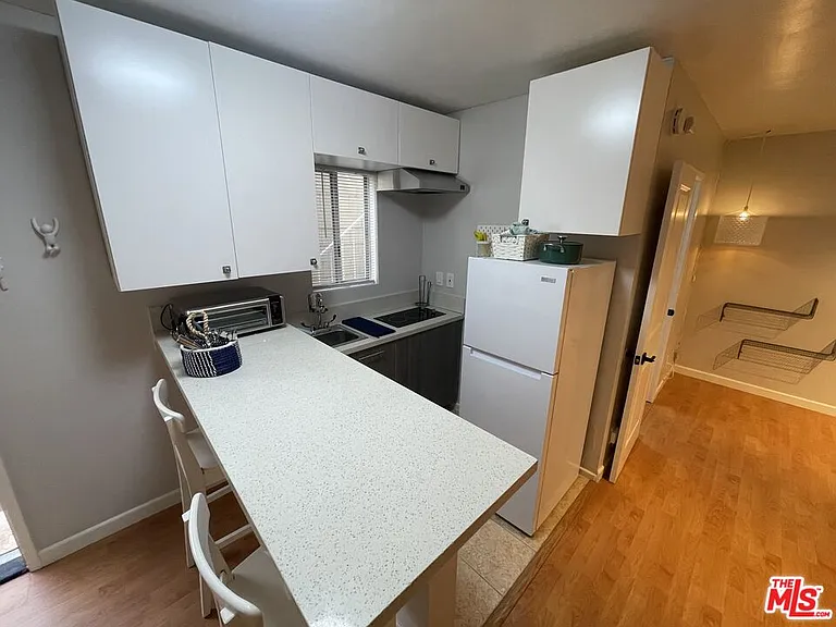 2128 N Beverly Glen Blvd #2 — Photo 3