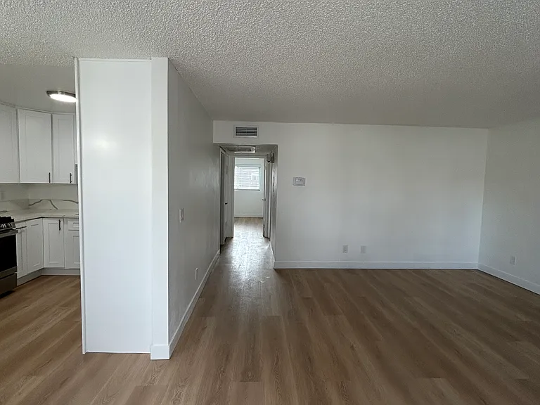 Norwalk Terrace Apartments — Photo 15
